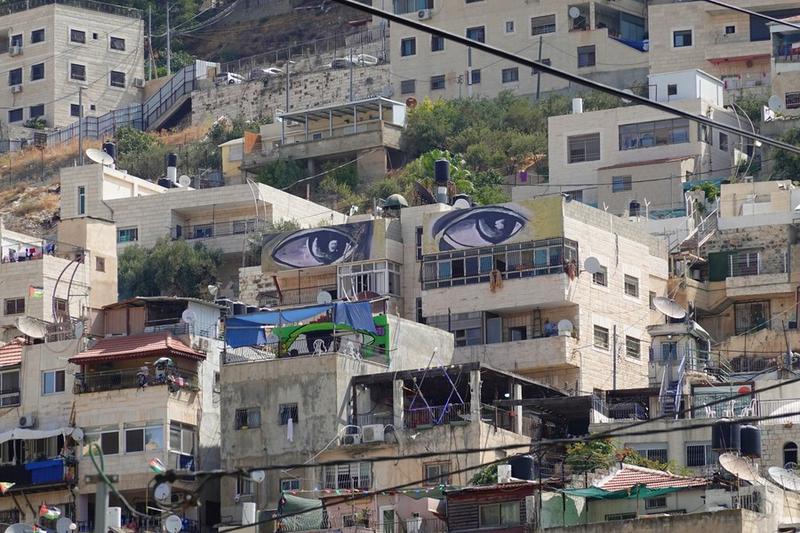 Mural mata raksasa di Silwan