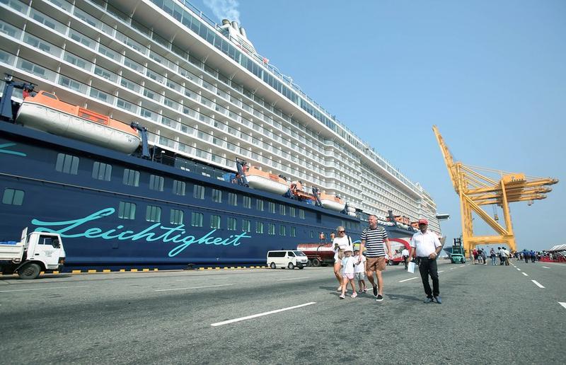 Kapal pesiar super mewah