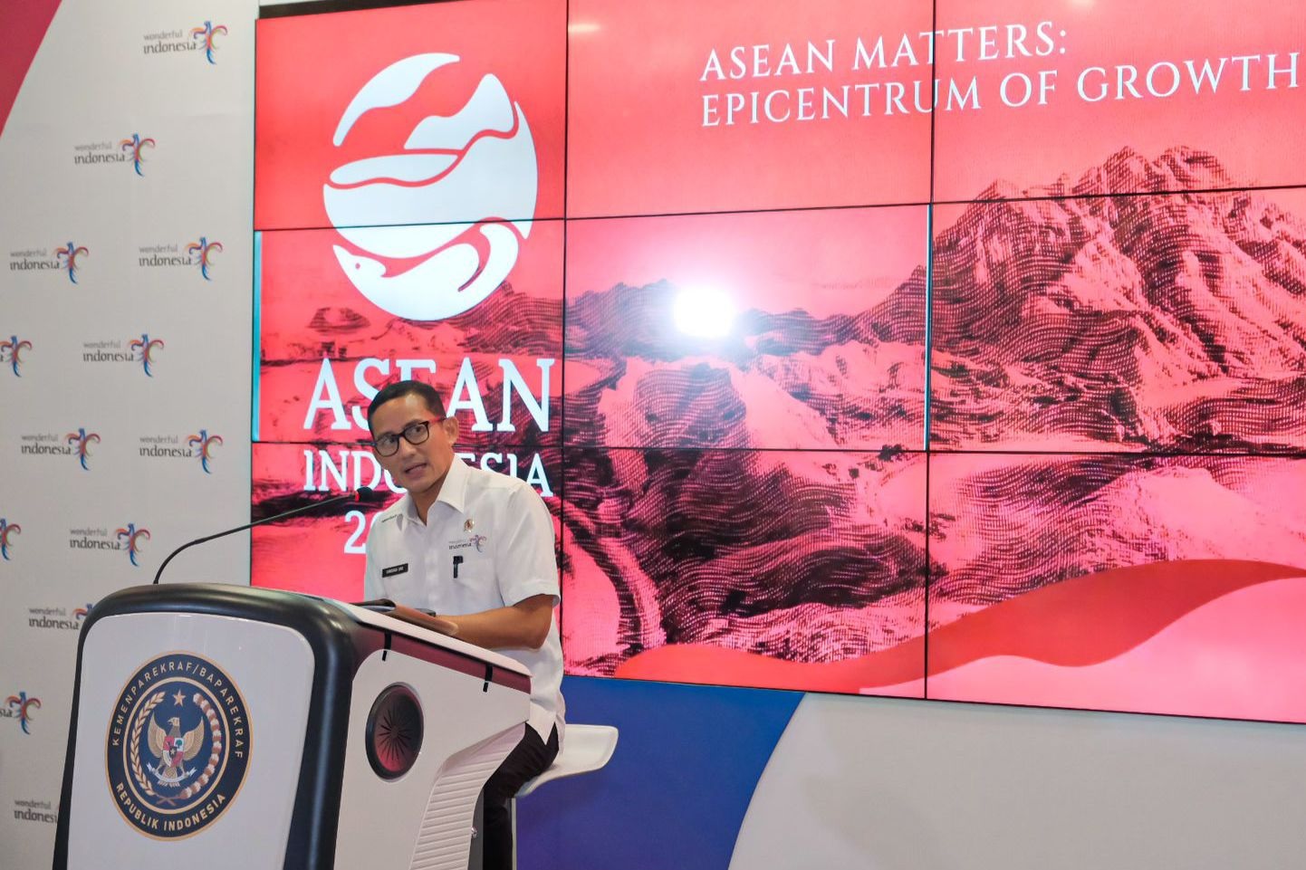 Kunjungan wisman dan wisnus