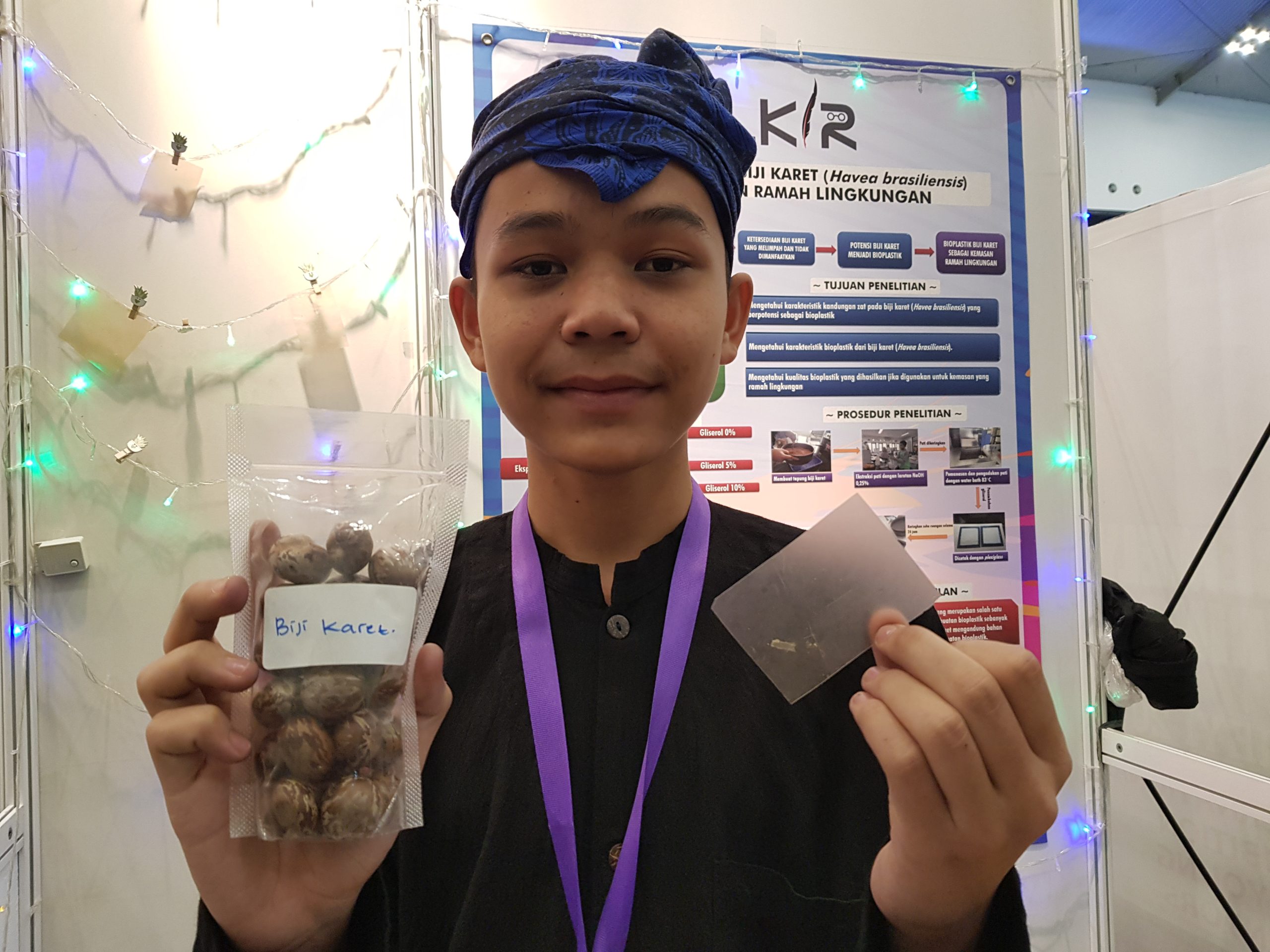 Bioplastik pati biji karet