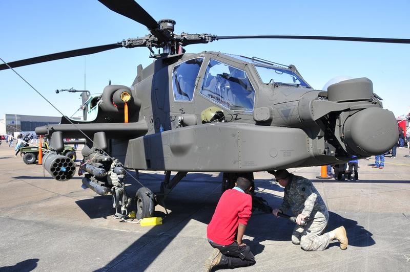 Helikopter serbu AH-64 Apache