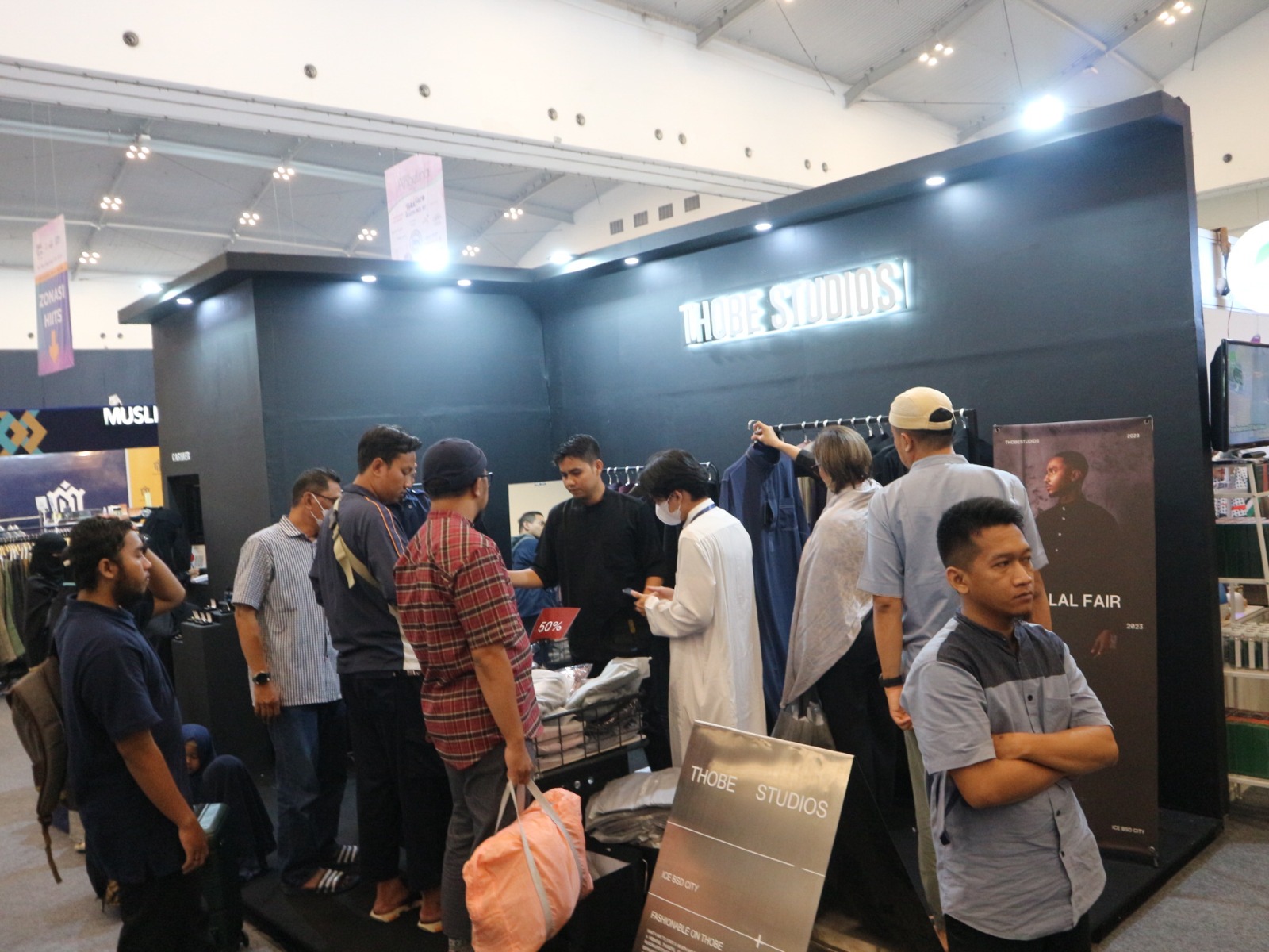 Business delegates from fellow countries