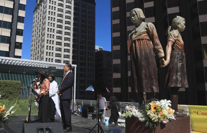 Jepang memprotes pemasangan patung