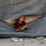 wanita dan anak perempuan