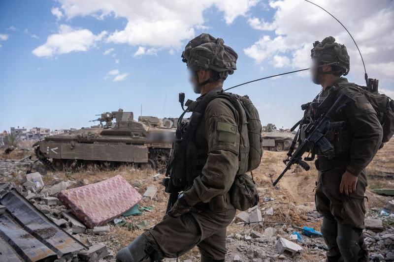 ketika militer Israel melanjutkan