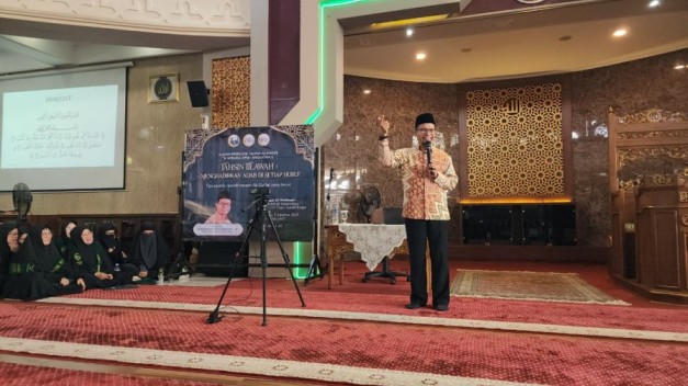 membaca dan menghafal Al