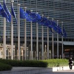 sebagian besar impor UE