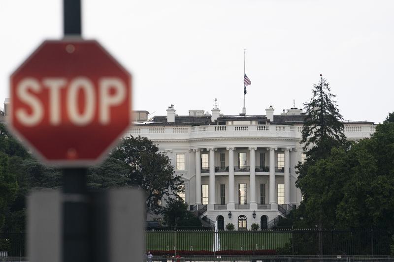 perintah eksekutif Trump yang