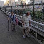 Jumlah penduduk berusia 100