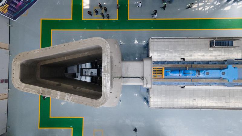 robot pemelihara lapisan pelindung