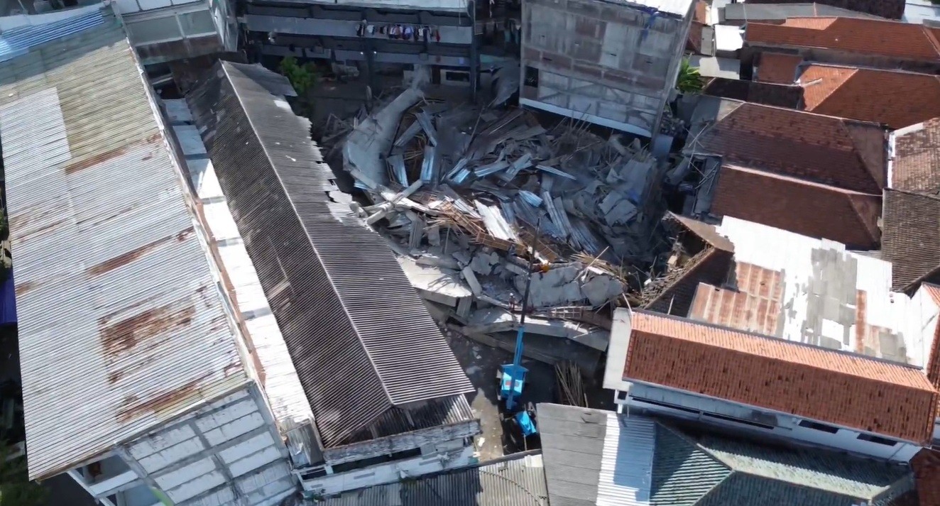 ambruknya musala ponpes al