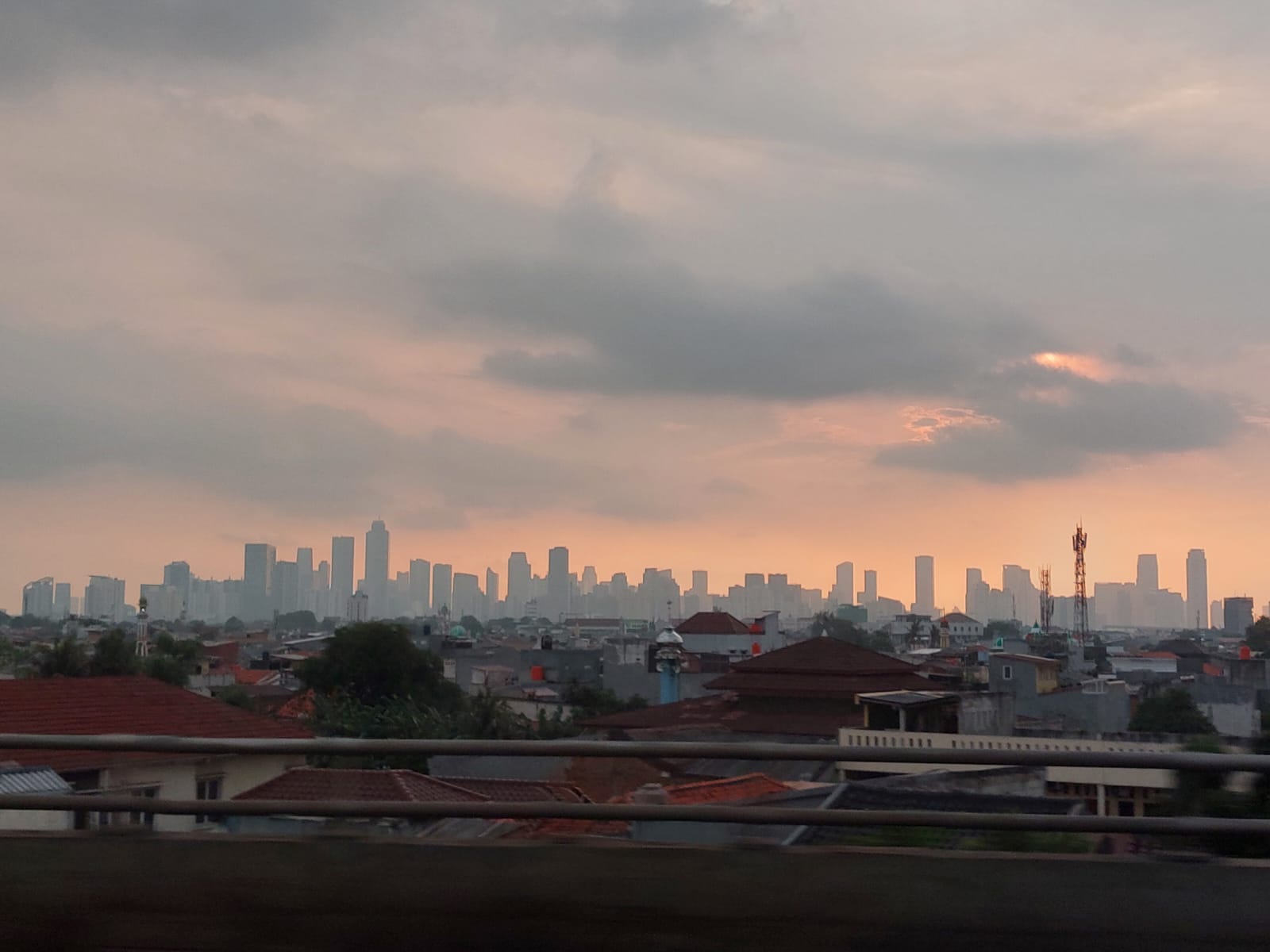 Kawasan kumuh dihuni