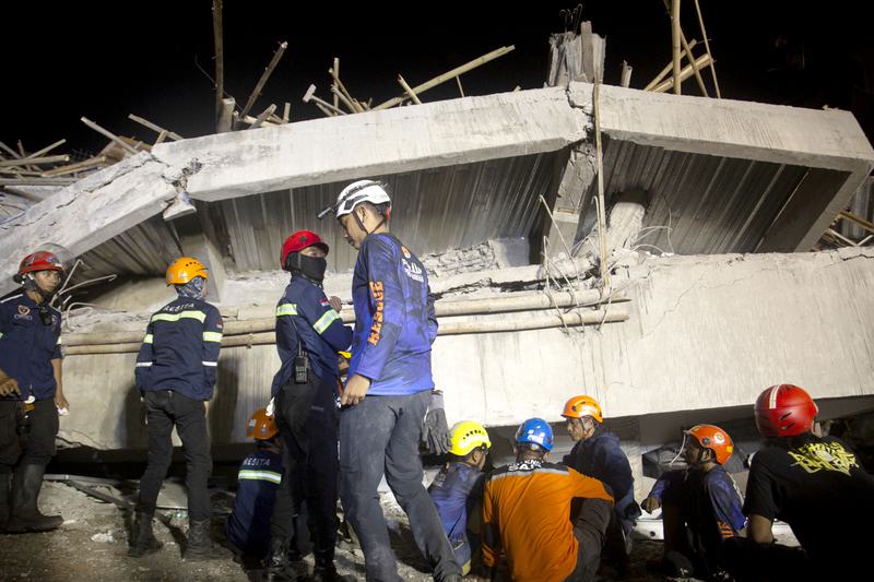 Korban insiden runtuhnya bangunan