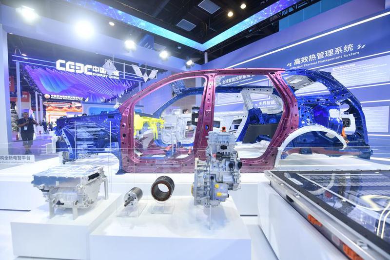 Baterai litium dengan elektrolit