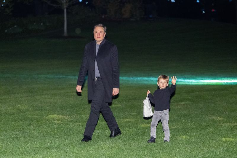 Paket gaji Elon Musk