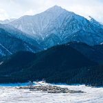 Air cenderung bergerak secara