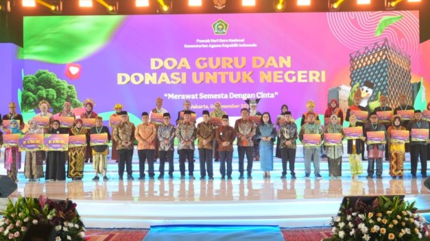 Komitmen memperhatikan kesejahteraan guru