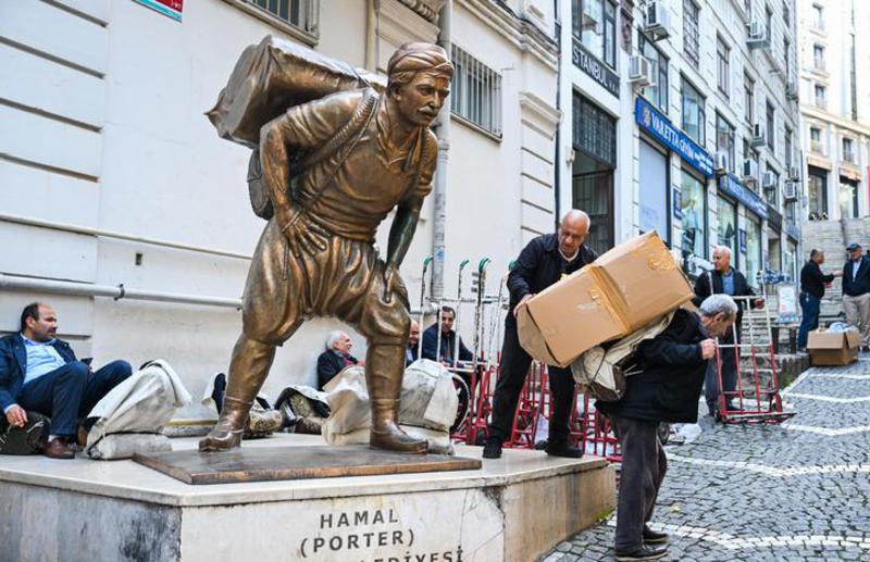 Porter tradisional hamal